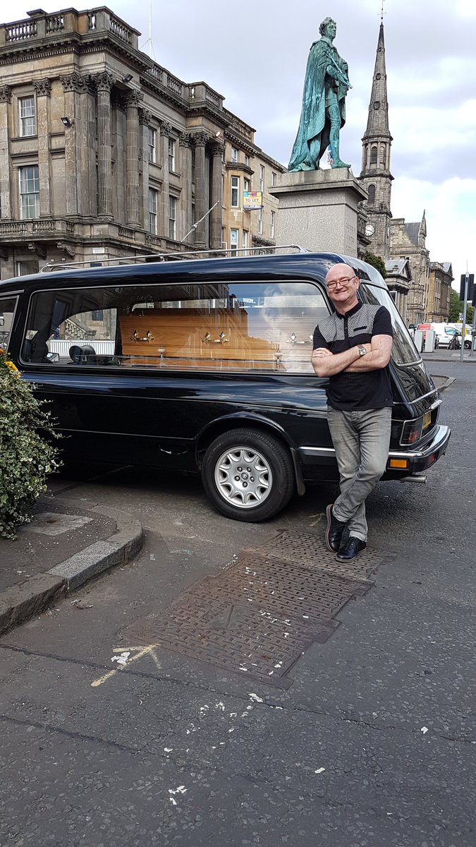 "Acting " debut as a pallbearer at the <a href="/edfringe/">Edinburgh Festival Fringe</a> great day #brightcoloursonly <a href="/assemblyrooms/">Assembly Rooms</a>