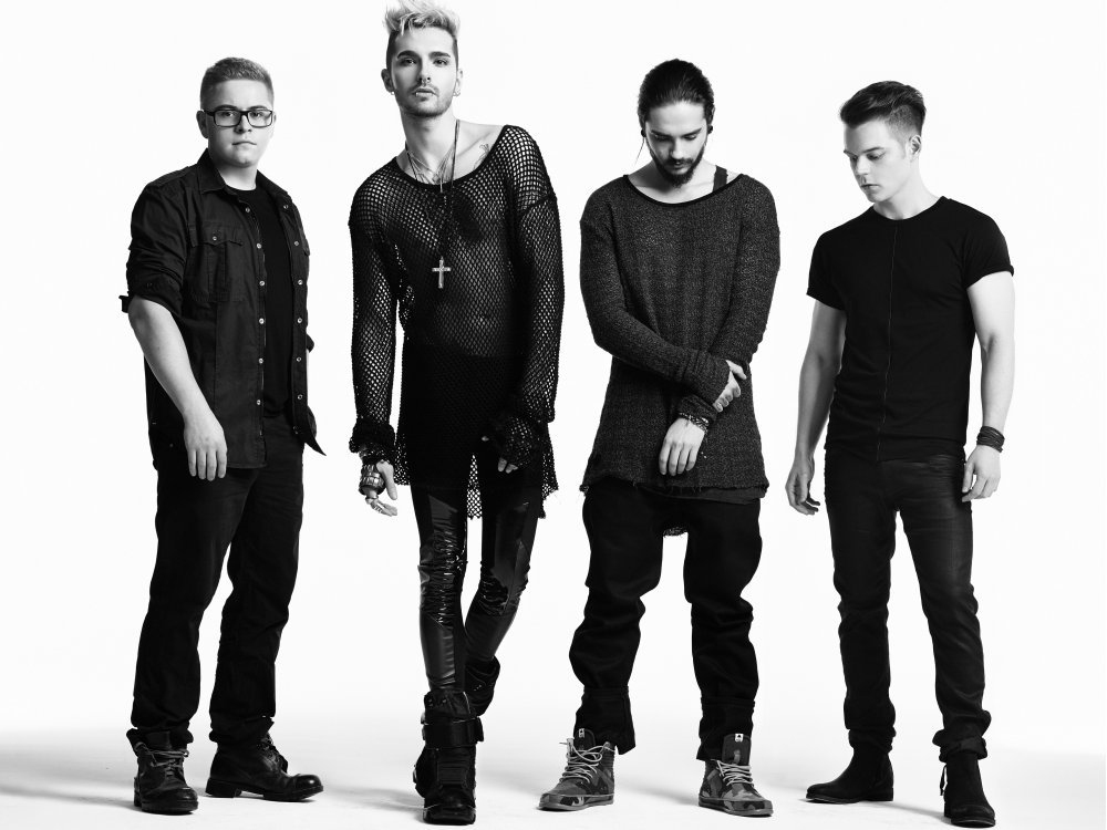 TokioHotelBO's tweet photo. Nuestro numero uno 💜🎉 en la numero uno @Stereo97 📻💜 puso otra foto de th 👽 entren al link, den like y comenten 👽https://t.co/QBSYyQy29y https://t.co/Zovq2EBW2T