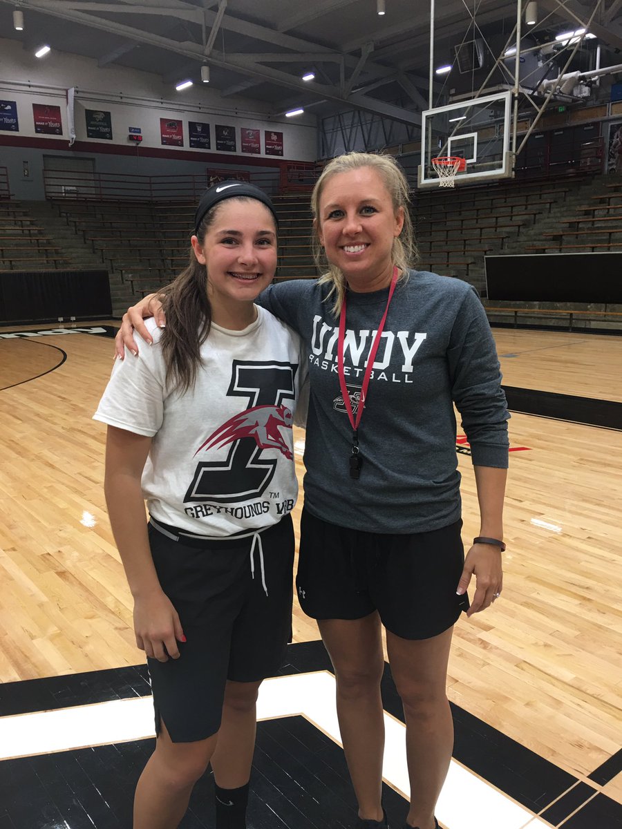 MyaScheidt's tweet photo. Go Hounds‼️🏀 https://t.co/2DX92xxV7M