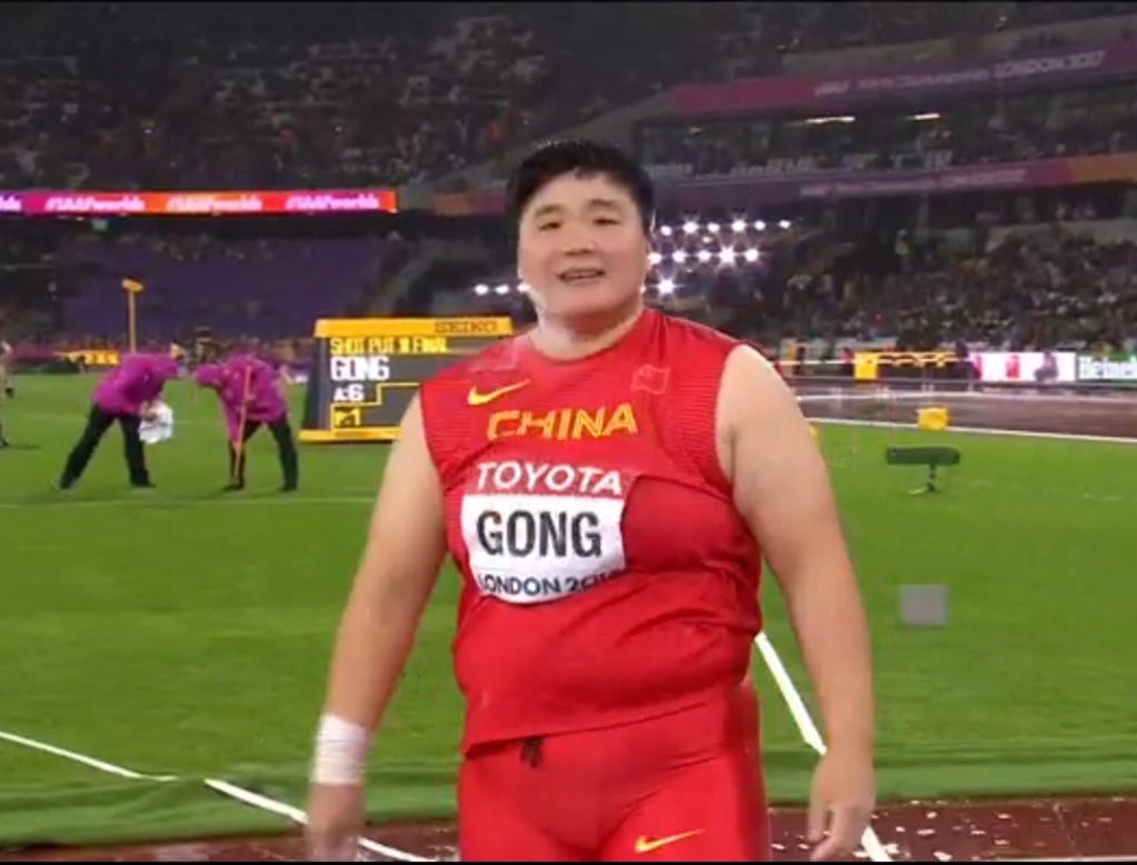 AthleticsComent's tweet image. Is this a #ControversialComment ? If Semenya is a target then surely Gong needs ago be tested too;
#WhoWouldFuckWithHer ?  "Not me"