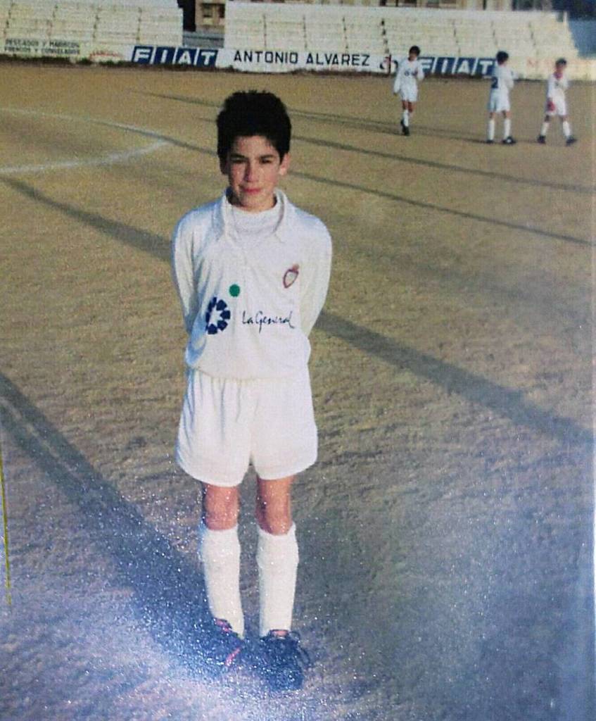 jlabella19's tweet photo. Joven promesa del #realjaen #90s #federacionsebastianbarajas #twitgram https://t.co/gs895oXN5V