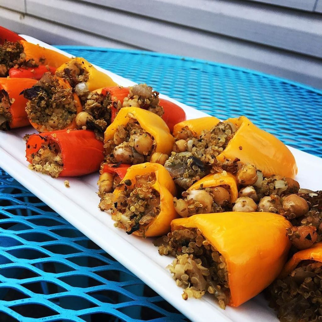 beccalikesrocks's tweet photo. #offmenu #cookingclub #ashlandpubliclibrary #vegetarianstuffedpeppers https://t.co/0zmjlXVu8Z