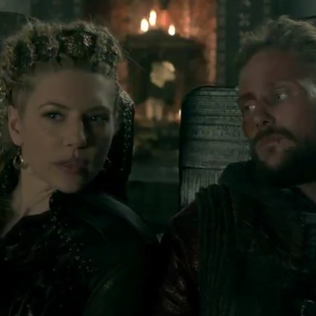 Porunn_Lothbrok's tweet image. #New picsof my badass mothers! @LagerthaTheTrue and @ShieldMaidenL #Vikingsseaon5 😁😁