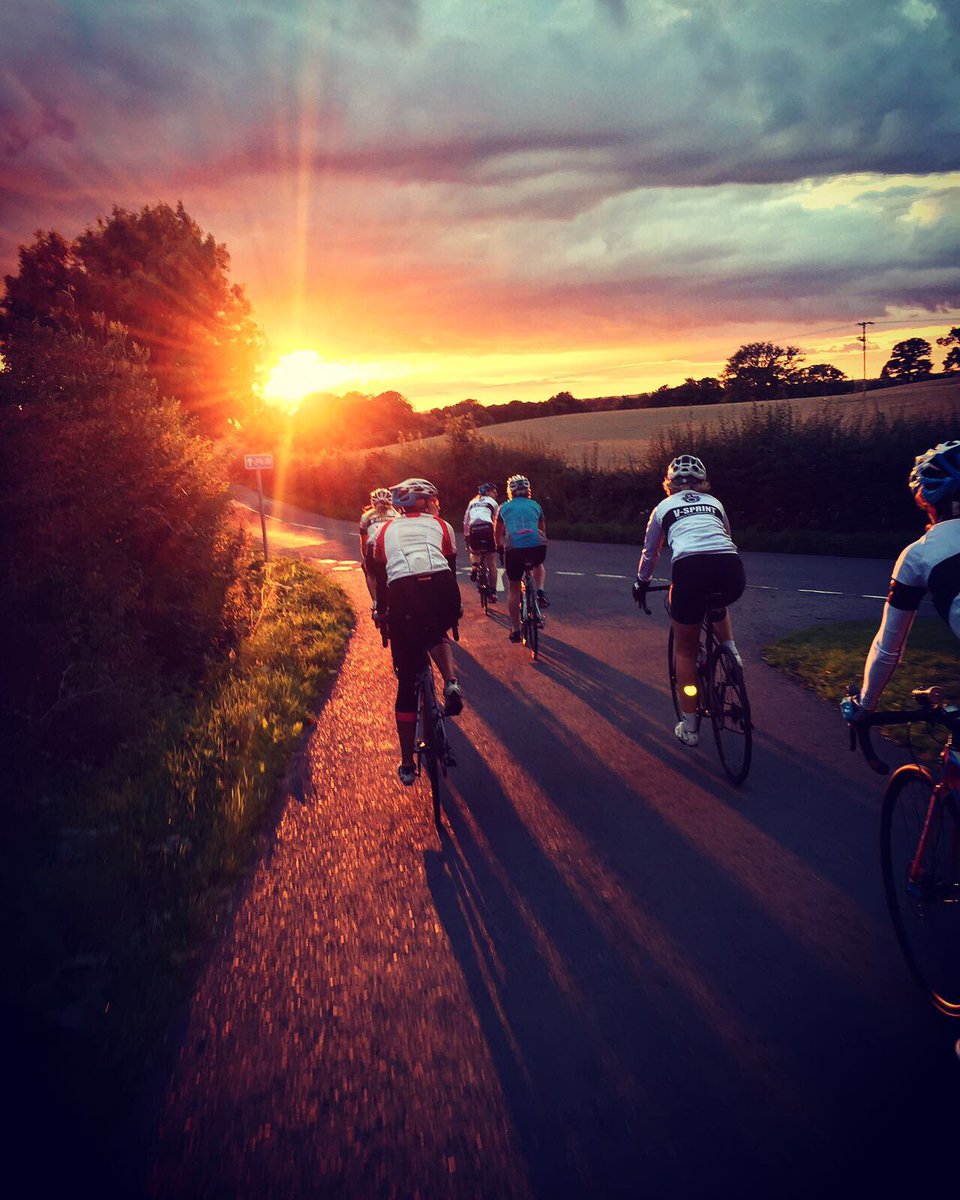 akeyscreative's tweet photo. Lovely evening for our V-Sprint Ladies ride tonight #autumnsonitsway #vsprint #lovelyladies #sunset https://t.co/yxs28J3qiJ