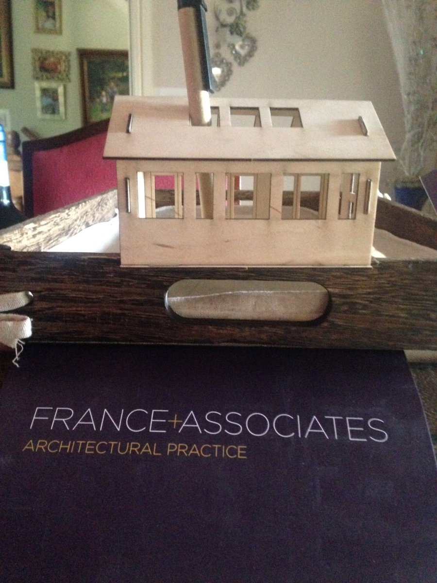 PamThornes's tweet photo. Sending big thanks to all at @franceandassoc for the amazing #hfdf17 hamper #winner plus my very own house #quickestflatpackever #thanks https://t.co/I93EQMHZVR