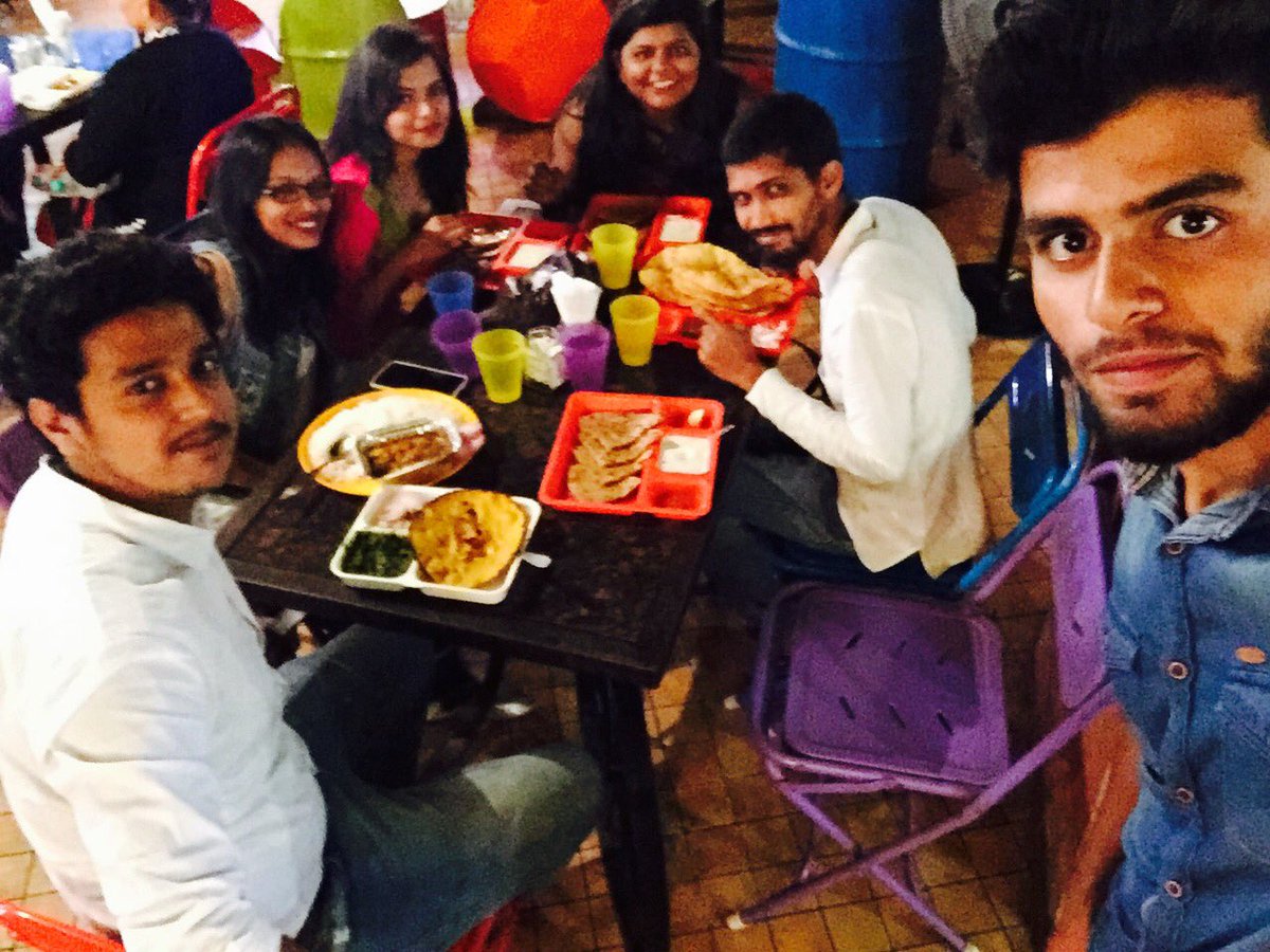 nihal_akash's tweet photo. #Celebrating #Rakshabandhan #Eatstreet 
Thank u🙏 to all sisters for gvng me a treat😜 https://t.co/jTipxTYwh7
