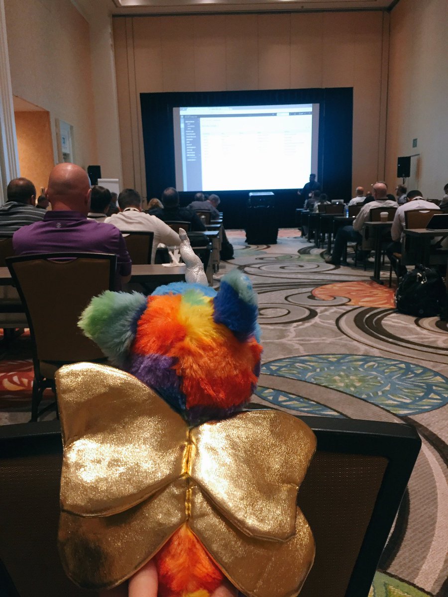 mengxuezhang91's tweet photo. Some sweets can go for a long day!💗😋💗 #JKitty attends women luncheon, #JNPR #SDSN deepdive and AppFormix at #JNPRTechSummit https://t.co/HKzTq0qTwi