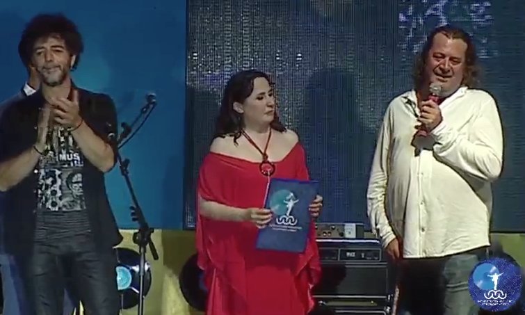 MModugno_'s tweet photo. Sul palco il direttore artistico Stefani Senardi: "Modugno ha fatto di più della Divina Commedia per la lingua italiana"#mm17 https://t.co/qaCMV4CqBd