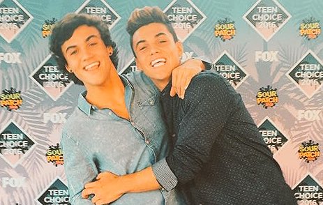 dolsunshine's tweet image. #WeStandWithTheDolans love this boys to death💖 I'll always support them, no matter what. They're amazing and they deserve everything