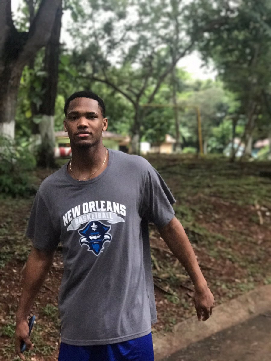 thibodeaux25's tweet photo. Never know where this game can take you! 🏀❤️🌎 Blessed for the opportunity to explore this beautiful country! 🇵🇦🇵🇦🇵🇦 https://t.co/beTmPA6ATy