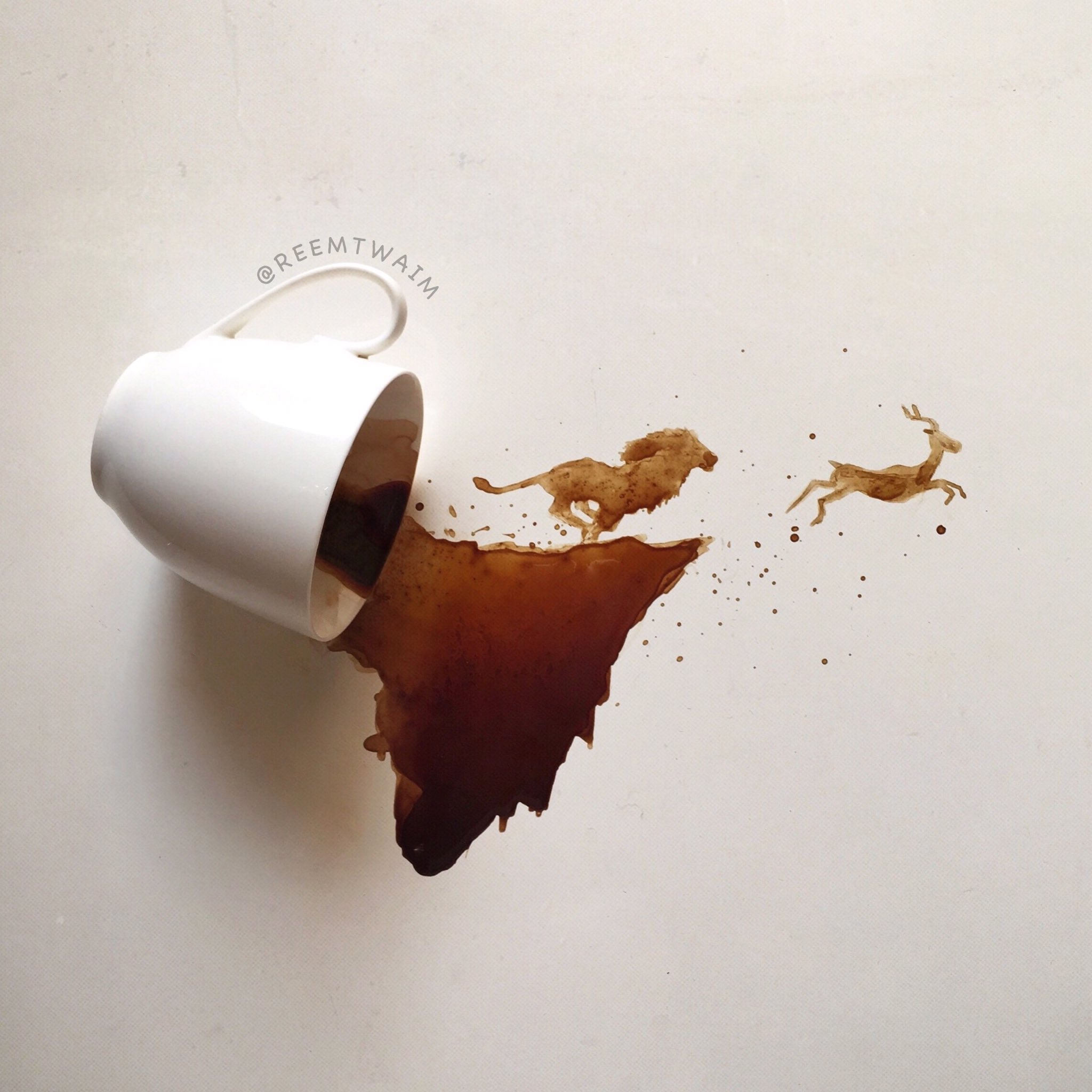 Картина чашка кофе. Облил кофем. Облил кофем. Кофейные иллюстрации giulia bernardelli. Кофейные рисунки на бумаге.