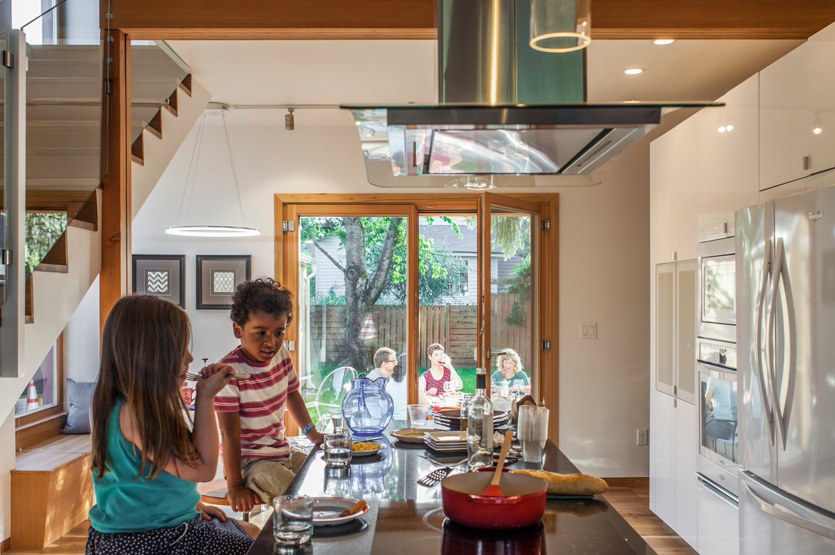 HingeBuild's tweet image. Why our #PhoenixPassiveHouse is more comfortable, durable and cost-effective than your average code-built home... phnw.org/assets/docs/IP…