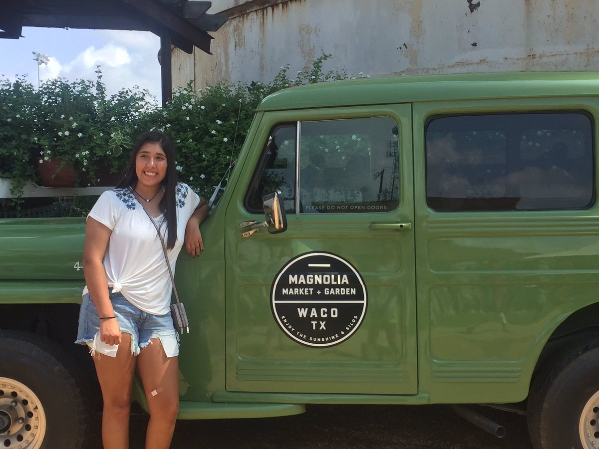 mel13car's tweet photo. #waco #silos #magnolia https://t.co/k6f03qj5ZA