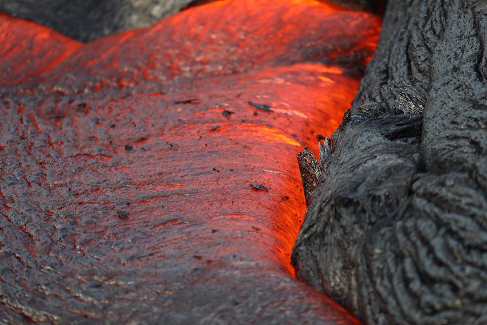 VolcanoJeannie's tweet photo. Hope everyone is having a super-happy, LAVA-ly day!!!
8 AUG 2017. 61G lava flow, Kilauea, Hawaii.
IMAGES: By #JohnTarson, @epiclavatours https://t.co/vponYq2OqE