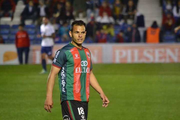 FabianViude's tweet photo. El pandense Santiago Correa futbolista de Rampla Jrs sufrió desplazamiento de tibia y peroné.  Mañana será operado. Fuerza Santi! https://t.co/67aagcsgCf