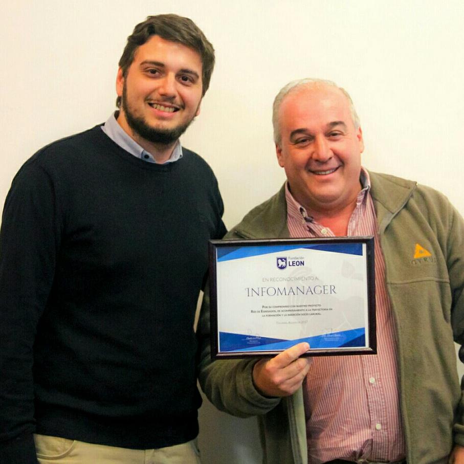 LaFundacionLeon's tweet photo. ¡PRIMEROS PROGRAMADORES!

Hoy fue el acto de colación de los chicos con #Infomanager capacitamos y acompañamos para su inserción laboral https://t.co/AcI8DYdJQ2