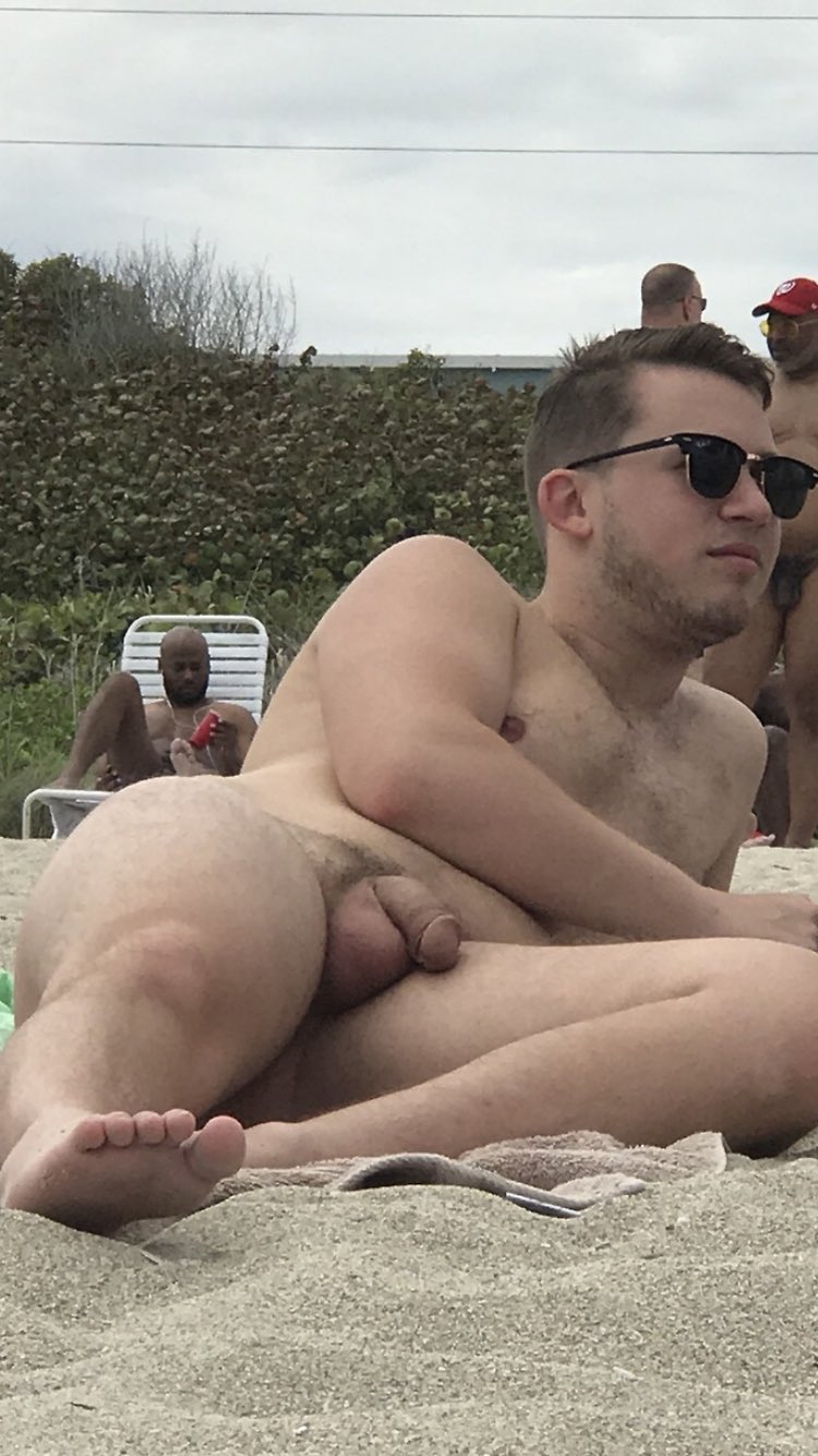 DG0uG5IVwAAzObj.jpg:large