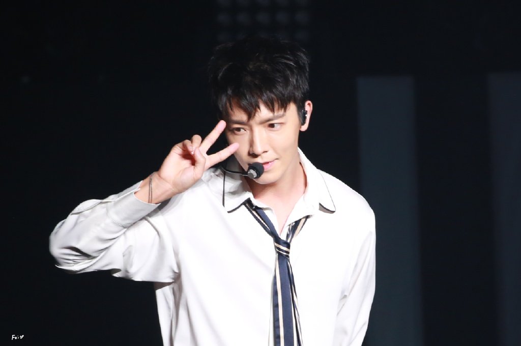 Only4Donghae_'s tweet photo. 【NEW PIC】(From 170805) #SMTHK - #Donghae (6)~ o(〃^▽^〃)o*
Cr: 等小赫海回来-_- https://t.co/ykofrS5Iyl