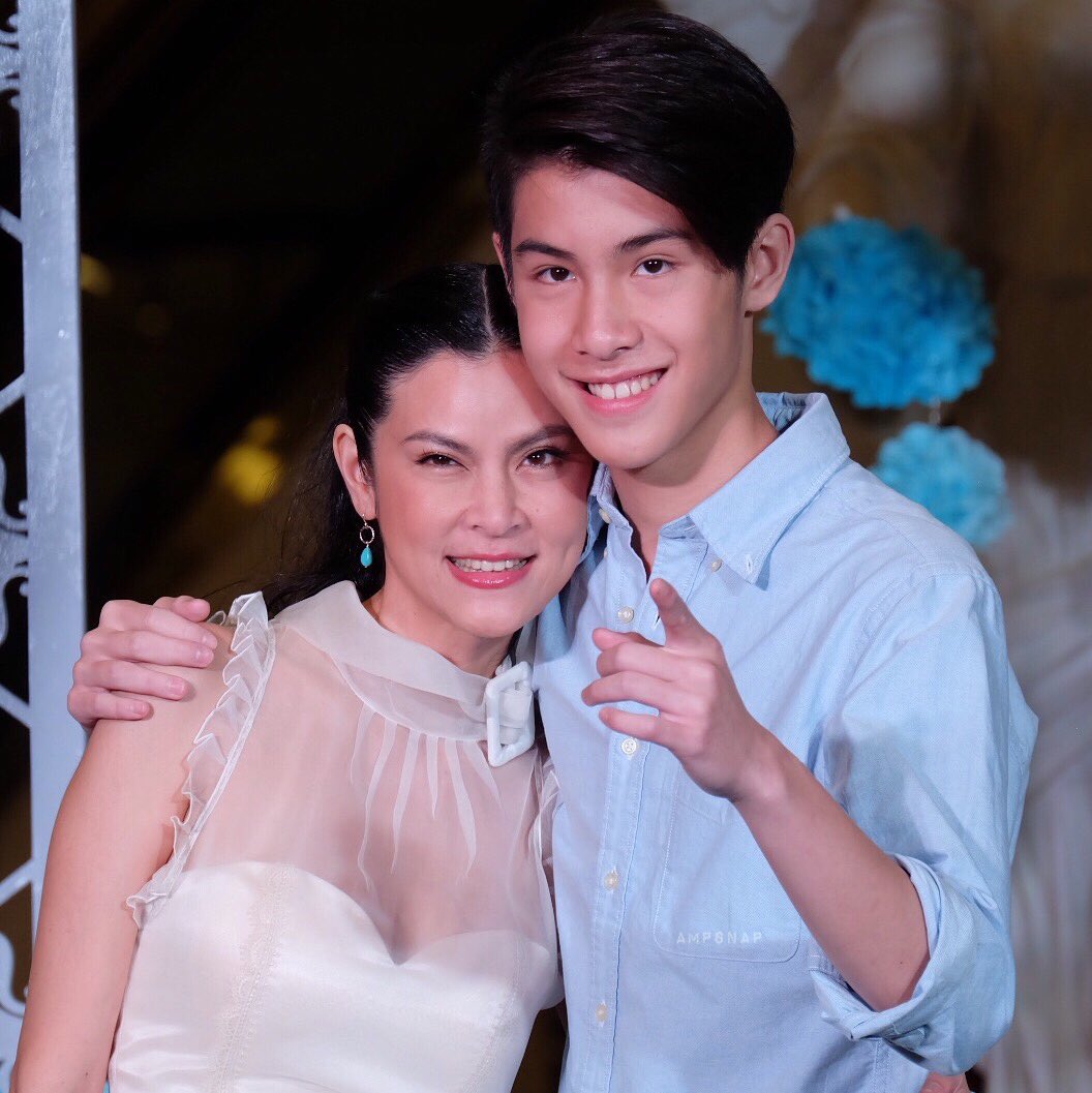 ampsnap's tweet photo. น้องเจ้านายกับแม่ปิ่น น่ารักจัง #ampsnap #jaonaay #kejmanee #ToMomWithLove #9aug2017 #รูปก็จะมีเยอะหน่อยๆ https://t.co/Y63S8AmXnH