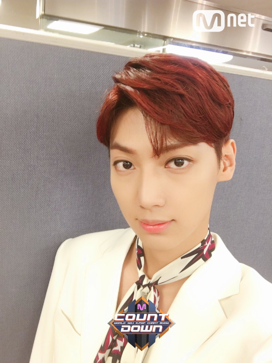 MnetMcountdown's tweet photo. 와오~상남자가 되어 돌아온 #보이프렌드 #광민 군!!! 비줠부터 눈빛까지!!! #베스트프렌드~의 소듕한 남자친구가 드디어 컴백! 오늘 저녁 6시 #엠카운트다운 #Star 무대에서 데이트해요~ https://t.co/x8UD14J0Ux