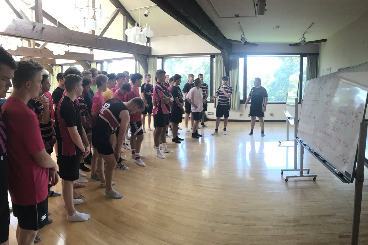 abingdonrugby's tweet photo. A fantastic rendition of Jerusalem this morning Period to training #TourSong #AbingdonRugbyJapan2017 https://t.co/ikDIaxXXdV