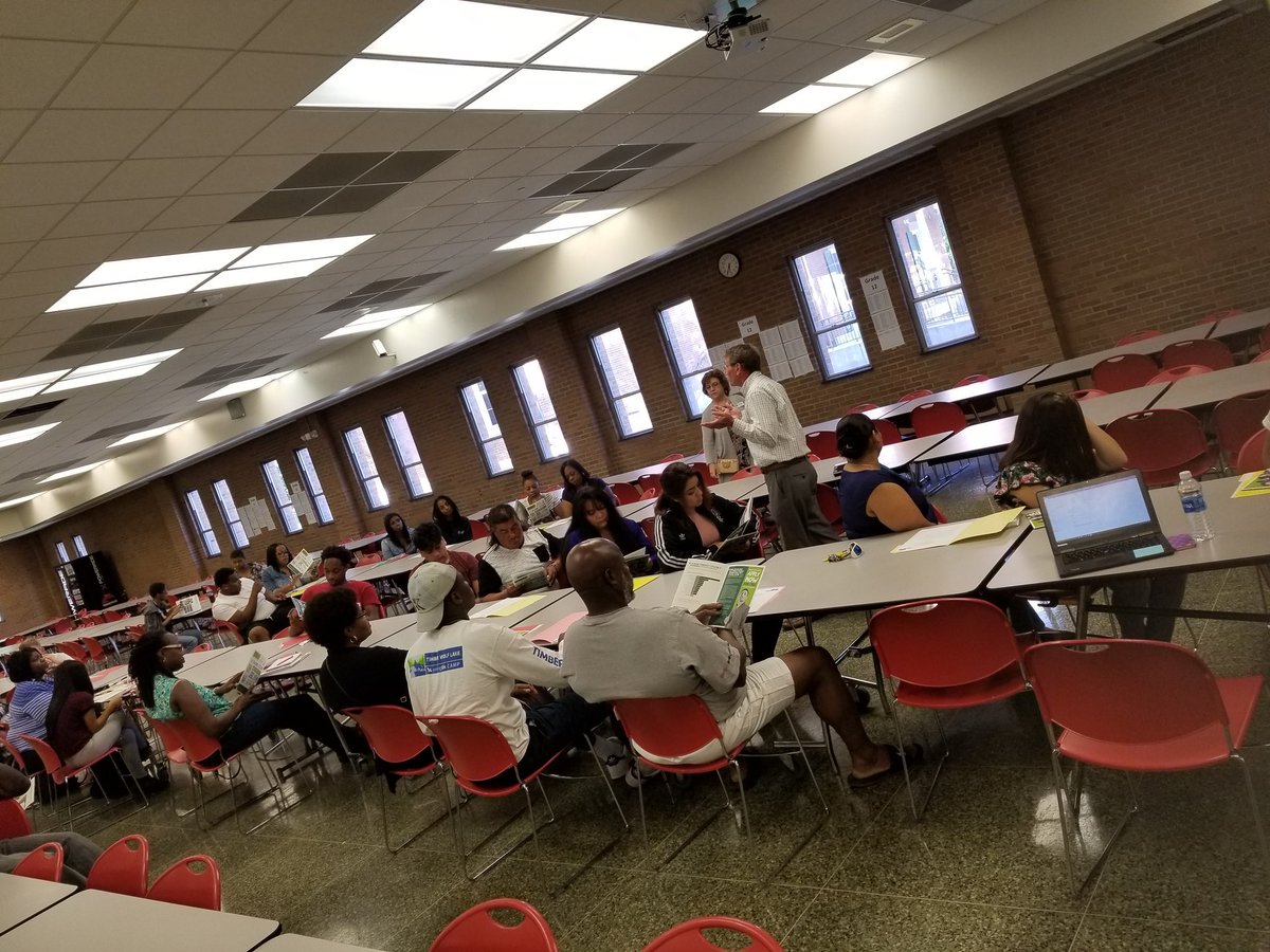 jones_flora's tweet photo. @arsenal_tech STUDENTS SELECTED TO ATTEND IPS MIDDLE COLLEGE! College READY Moving N the Right Direction! @IPSSchools @wandalegrand #IVTECH https://t.co/k4jxRqwGA1