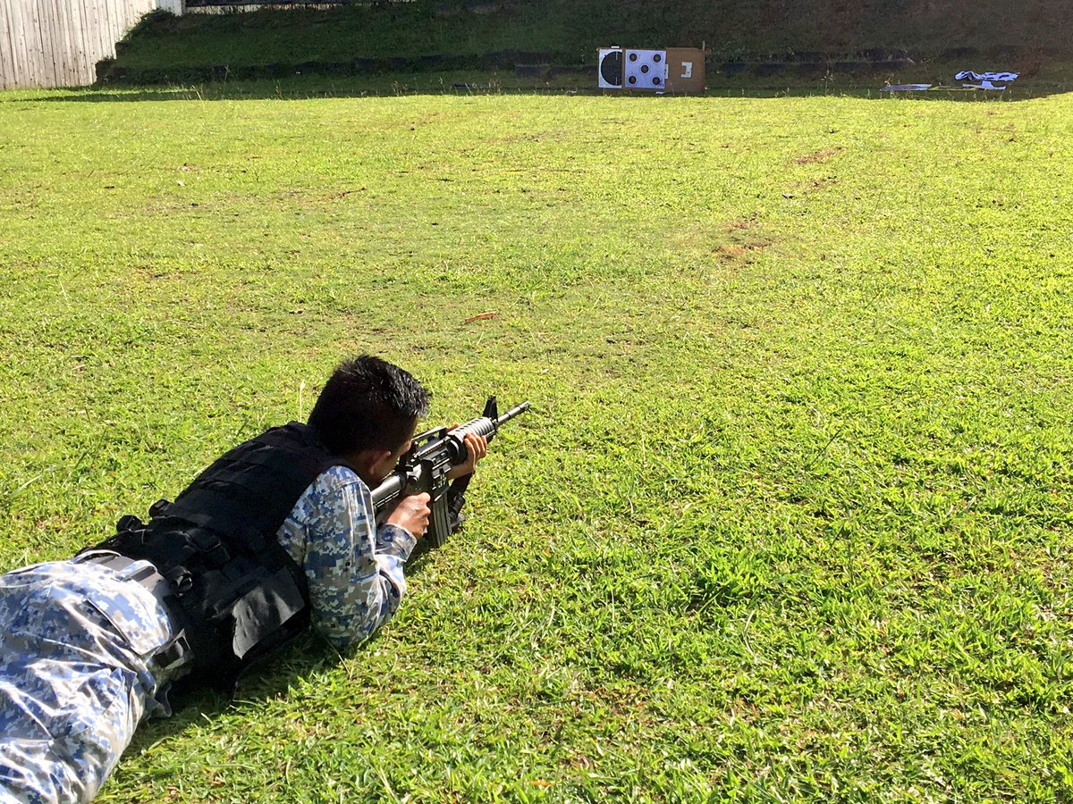 KDSM_PASKAL's tweet photo. Lat menembak M4 utk #KDSMPeople menambahbaik kemahiran sedia ada #siapsiaga #basedefence @mykamarul @syedzahirputra @tldm_rasmi https://t.co/A1vQedQ0LM