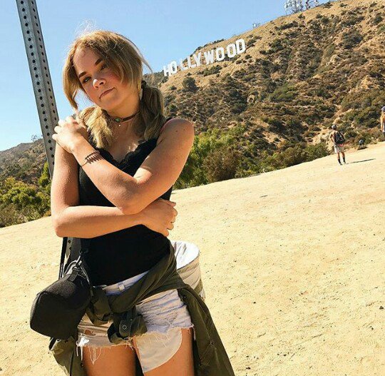 xtheVx's tweet photo. we made it!! 😹 hollywood sign adventure in my insta-stories 😜🌴 https://t.co/5MvfrrgGqu