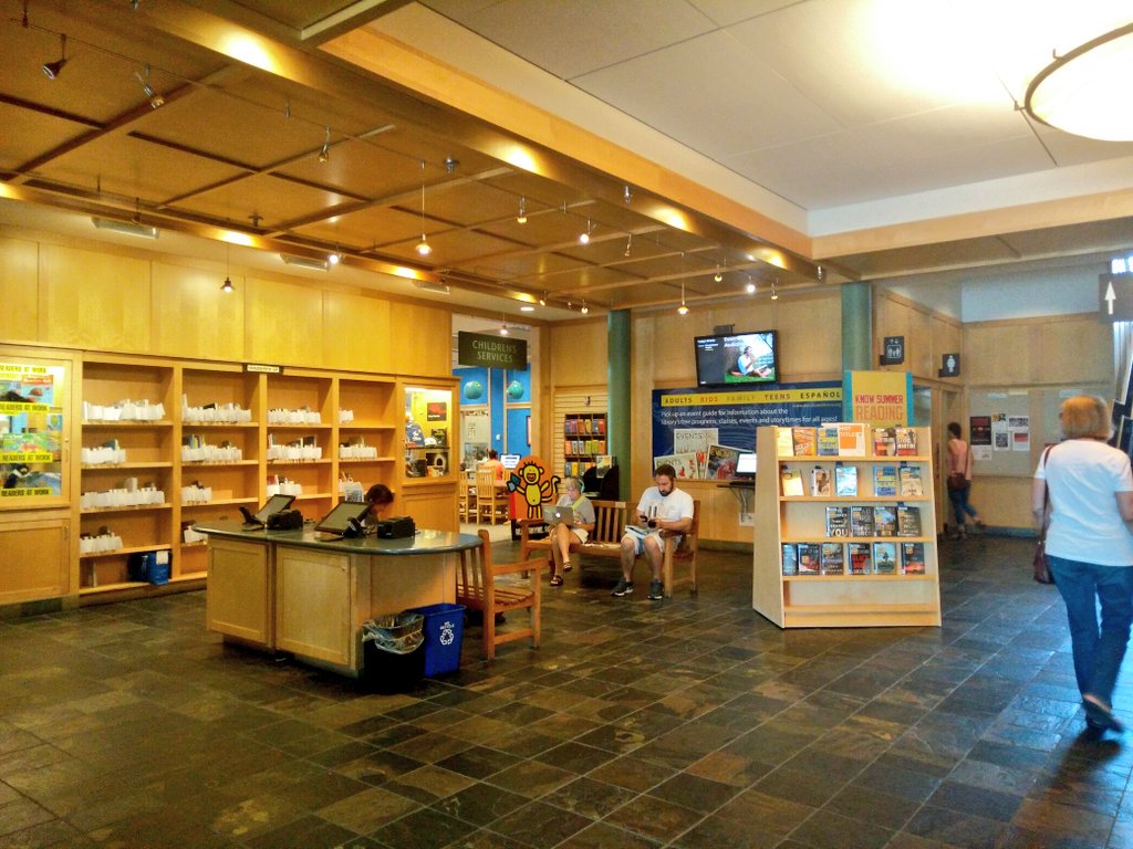 aordas's tweet image. Biblioteca Pública de Bend #librariesaroundtheworld #BookLoversDay