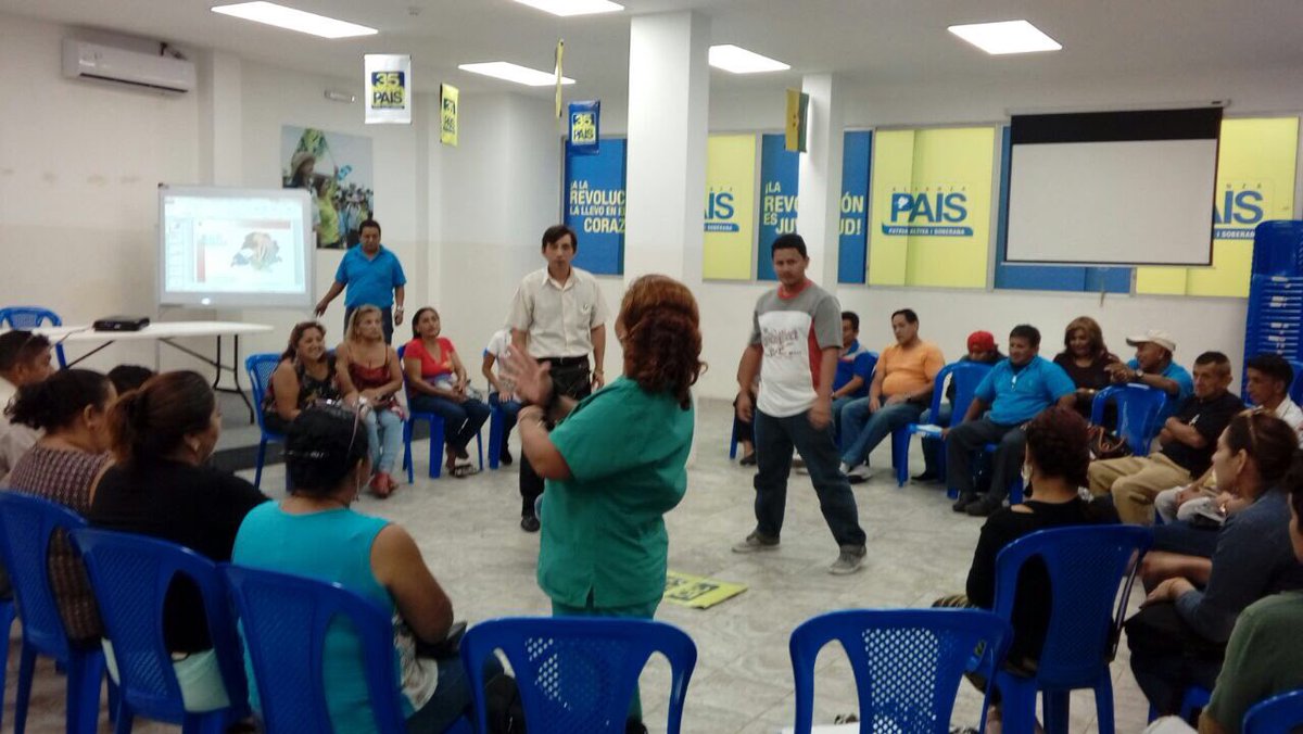 GuayasConMarce's tweet photo. En nuestra sede, culmina taller de Reanimación Cardiopulmonar. Seguimos acercándonos a la ciudadanía ¡#SomosPAÍS! @eidanpol https://t.co/jlMT3gmMA0