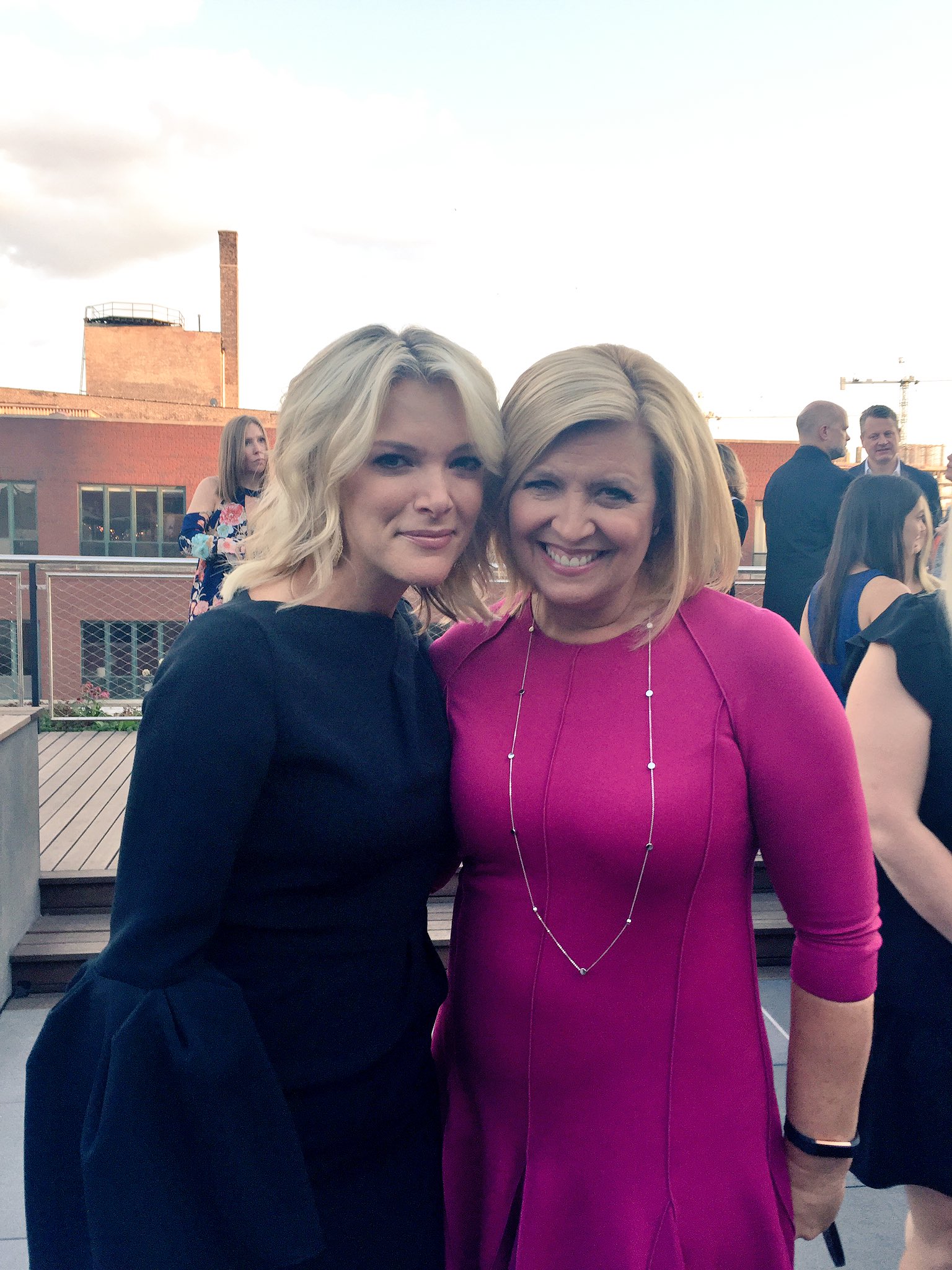 allison-rosati-on-twitter-megynkelly-welcome-back-to-sweet-home-chicago-great-meeting-you-look-forward-to-your-new-new-show-on-nbcchicago-at-9-am-sept-25-https-t-co-agihfh5tni-twitter