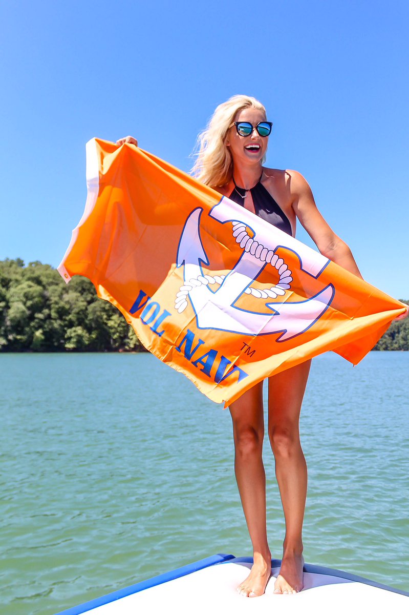 peytonrbaxter's tweet photo. Thrilled to partner with @Vol_Gear this fall to show off some of my favorite TN looks & my old stomping grounds:
https://t.co/A5YToVxGb7 🍊💗 https://t.co/Hi9AbZuw7P