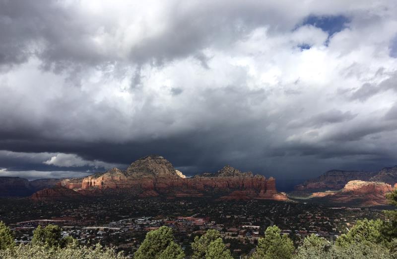 My friend Becky is a finalist in Sedona Rouge Hotel's Photo Contest- help rally votes: flip.to/r/ZH-qb6 <a href="/SedonaRouge/">Sedona Rouge Hotel</a>