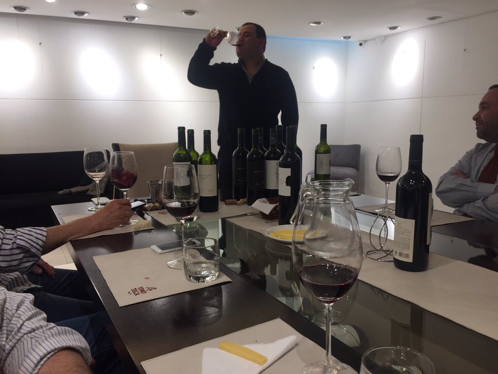 exabogado's tweet photo. Hermosa degus de @bodegasottano en @vinoteca_la tre-men-do el Barrabás (Cabernet Franc) 👏👏👏🍷 https://t.co/mGjUI2X1mE
