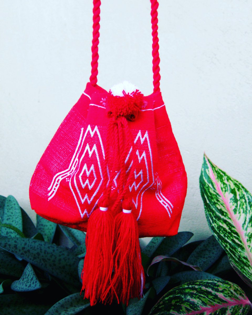 chan_odyuo's tweet photo. Being a RED:))) My latest design is a true inspiration of tradition! #boholove #bagdesigns #inspiration #handmadecreations #traditionalbags https://t.co/8Jnr1C2nL9