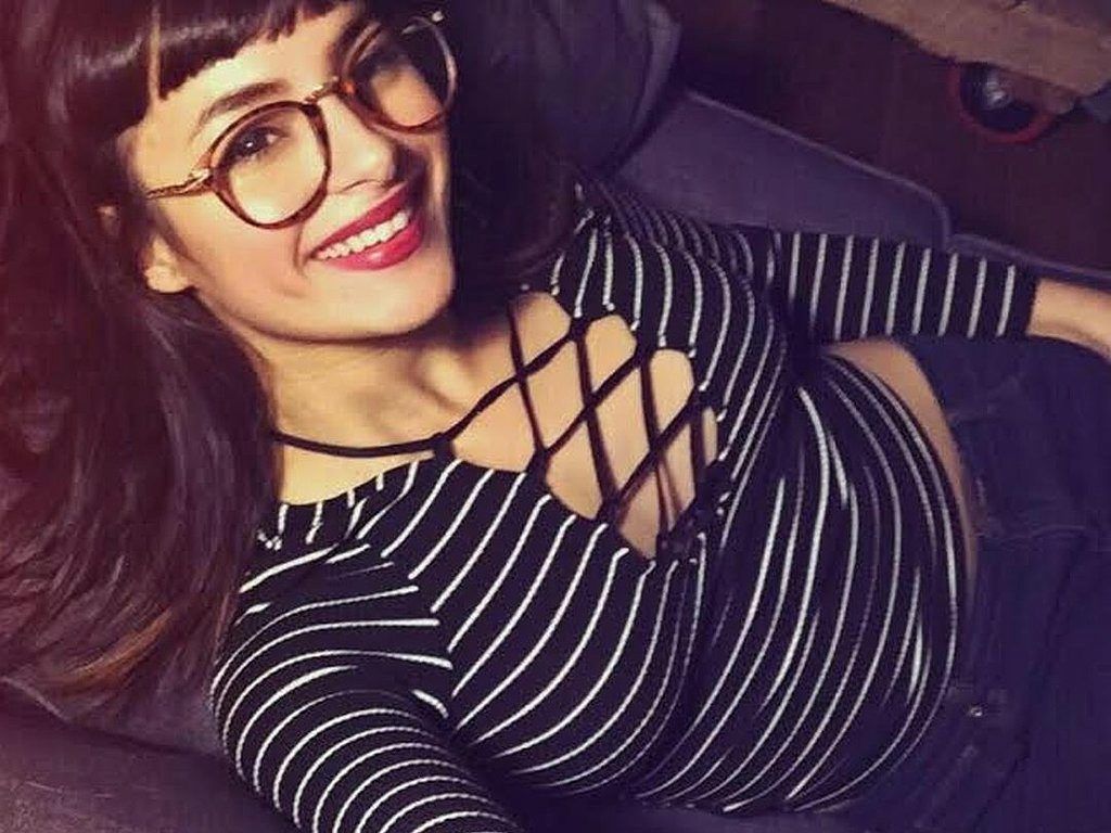 EyeCandyJobs's tweet photo. Have some #LateNight fun with #gorgeous Audrey Bird ❤️ LIVE NOW @ https://t.co/qdYOo3zEL0 #CollegeGirl #Cams https://t.co/WDv8I143bU