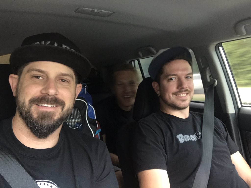 BeachRCBrent's tweet image. Heading north with these two guys. Gonna be a fun week at the 2017 ROAR Nats. #roadtonats #tbrc #bkservo #weareae #redsracing #keepecfun