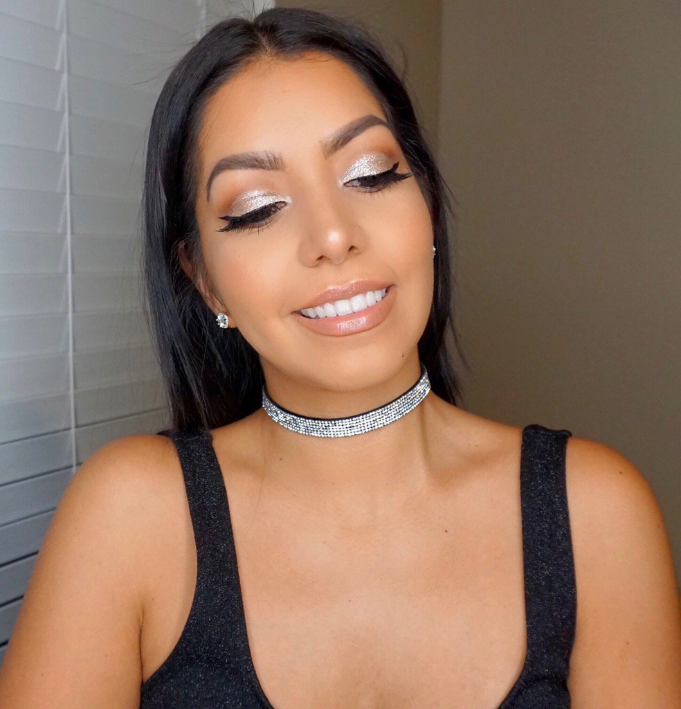 JessOzco's tweet photo. Doing this look was so much fun! I love sparkling looks 😊
https://t.co/1ENjxzI5KA 

#stilacosmetics https://t.co/qEsEytStks