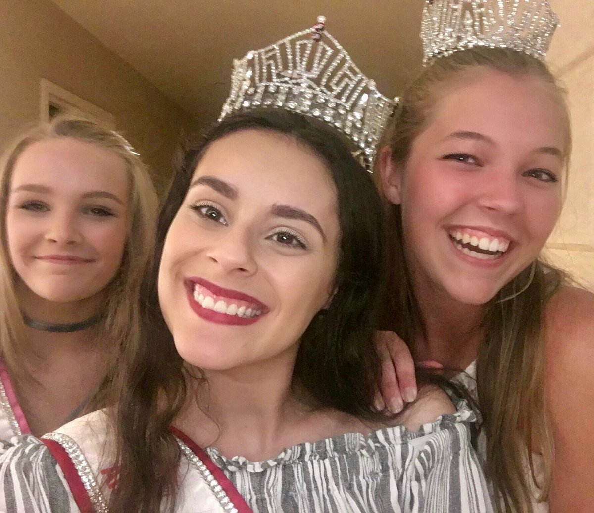 antso_ptqueen's tweet photo. 👑 ANTSO National Sisters in Chicago! @antso_srsh @antso_jrsh @officialANTSO https://t.co/MtE2Z3TPuI