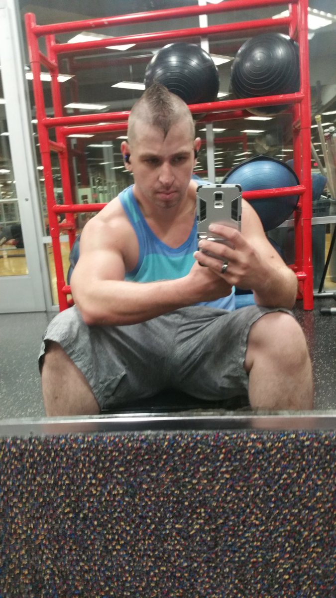 bulkasaur87's tweet photo. Just got done murdering the gym... #BulkModeEngaged https://t.co/7pZn9NR0WW
