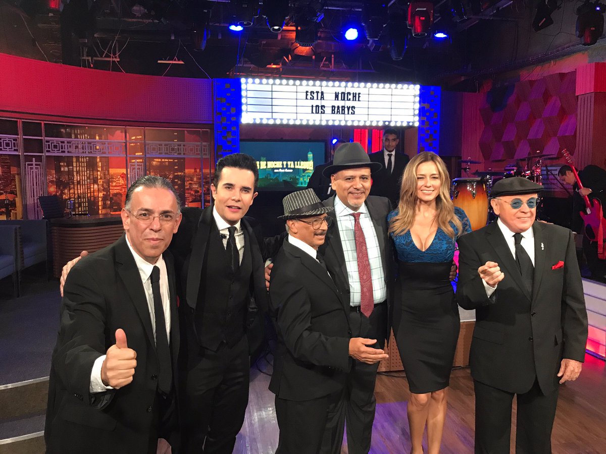 Josecantoral's tweet photo. Un placer como siempre encontrarse con buenos amigos LOS BABYS y mi hermano @ReneFranco, abrazo grande!!! https://t.co/maTwTuroLP