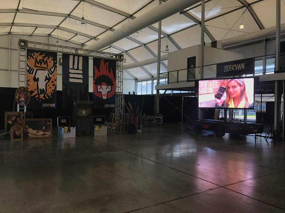 Flexible Yeeso Mobile TV Trailer. Keep Rolling for All kinds of indoor &amp; outdoor events