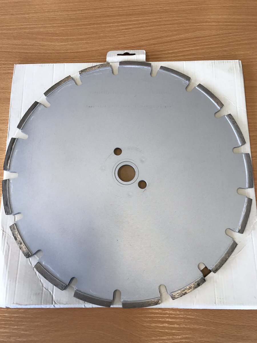 apexgrangeltd's tweet photo. Check out our 350mm diamond blade with a 6mm width #beast #apexgrangeltd #diamonddisc https://t.co/JPkepzGg9H