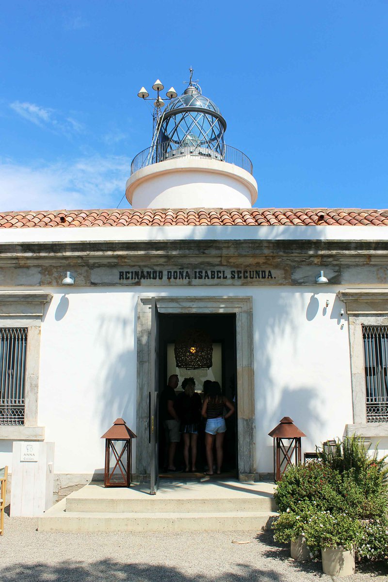 GrupoNomo's tweet photo. Far Nomo, nuestro restaurante junto a @masdetorrent en el Far de Sant Sebastià de Llafranc! Nos vemos en la Costa Brava! ☀️🌴🐟 #FarNomo https://t.co/b7Rh9PrjLH