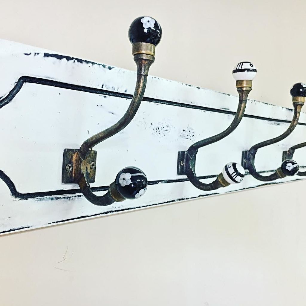 4BeautyByDesign's tweet photo. We also make #coatracks and #shelves. This one is #white #chalkpaint over #blackpaint on #solidmaple with two laye… https://t.co/V2HjojRGha https://t.co/XY9thM9fSt