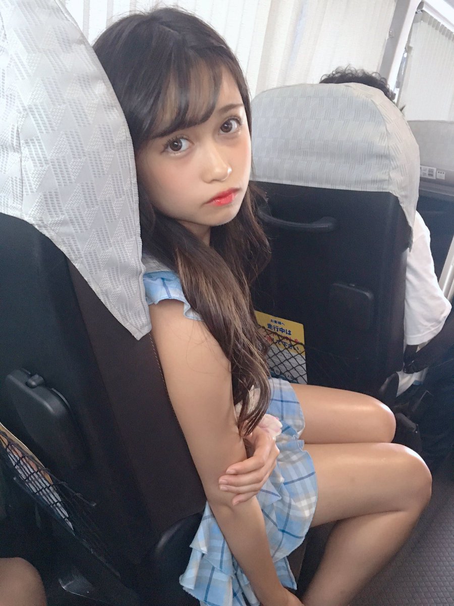 西山乃利子 Pa Twitter 好きな人とか仲いい友達とバス席隣になったとき嬉しいですよね そんななか私は一人席