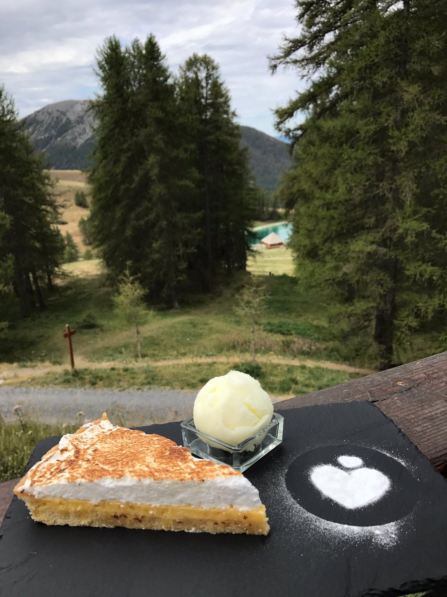 chaletdaltitude's tweet photo. @chaletdaltitude #croixdusapet #tarte #citron meringuée https://t.co/v8E1KQG3wm