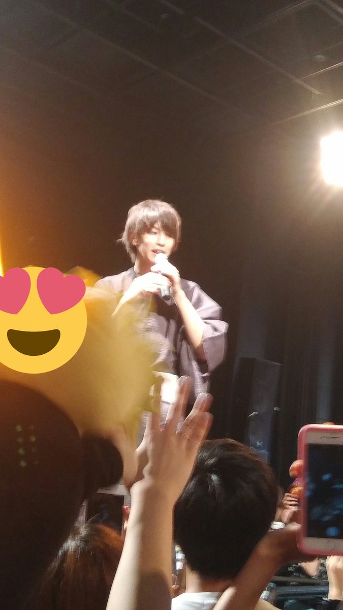 1o_v82's tweet photo. 8.9　う祭　３部
いってきました！！
二年以上はじめんを応援して
やっと昨日はじんにあうことができた！！
出てきたとき嬉しすぎてバリ叫んだ
とりあえずはじめん　お疲れさま！
@hajimesyacho https://t.co/XOaZ4DEL4d
