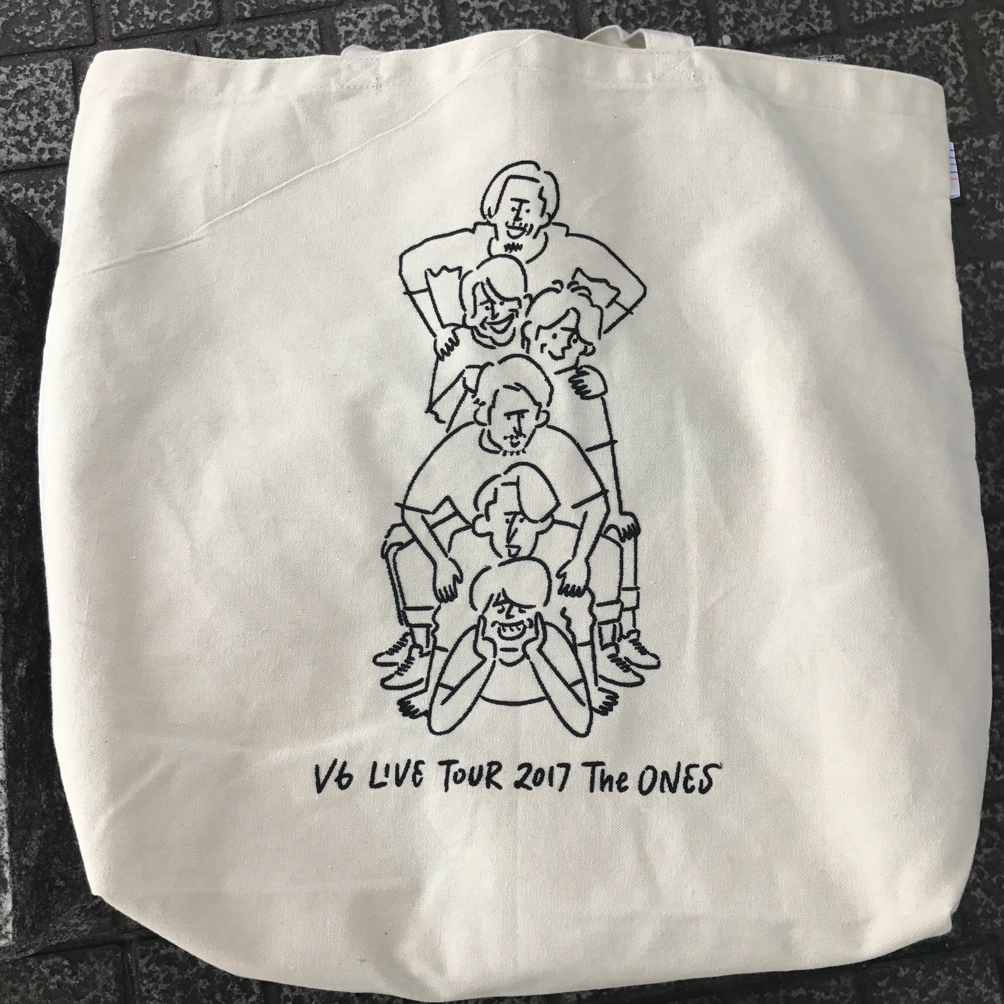 V6 LIVE TOUR 2017 The ONES タオル V6 The ONES タオル（即購入可】V6 LIVE けだるい TOUR 2017 The