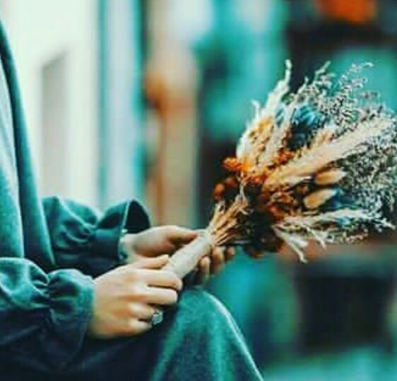 Biliyorum gideceksin...
"keşke" diyeceğim.
Sonra, sonra ve hep sonra
Keşke diyeceğim.

Tarık Tufan